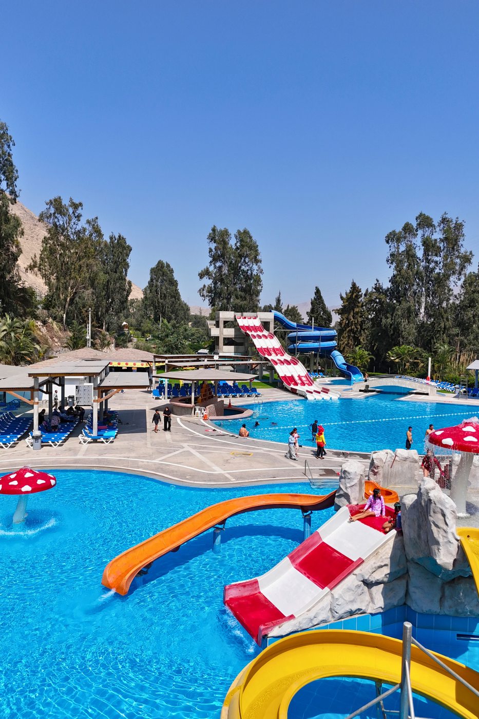 Piscinas y toboganes del parque acuático de Kankay Resort