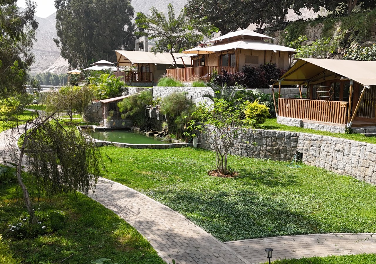 Carpas de glamping y jardines de Kankay Resort